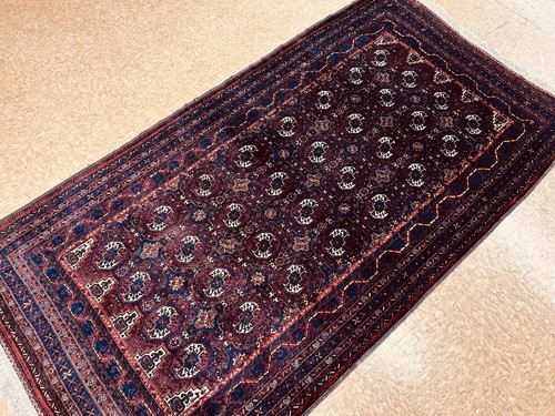 Tappeto antico annodato a mano Balouch geometrico tribale zona orientale 4'2" x 7'11" - Foto 6 di 12