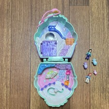 Polly Pocket Penguin Doll Playset Plastic Figures Toys Games Theme