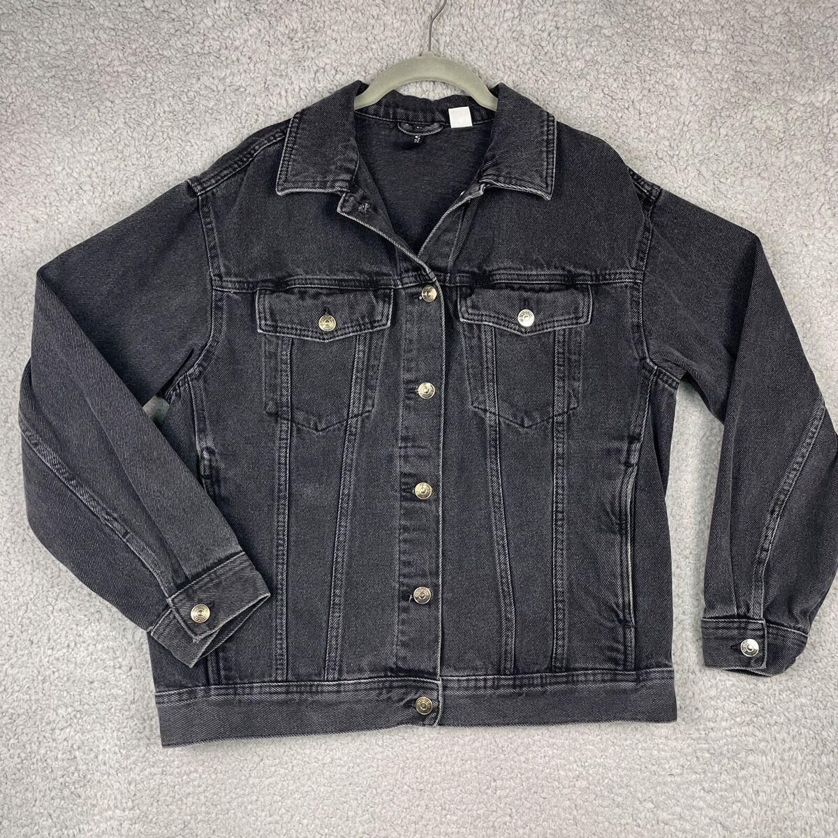 DIVIDED by H&M Button Up Black Denim Jean Jacket Long Sleeve DIVIDED by H&M Button Up Black Denim Jean Jacket Long Sleeve