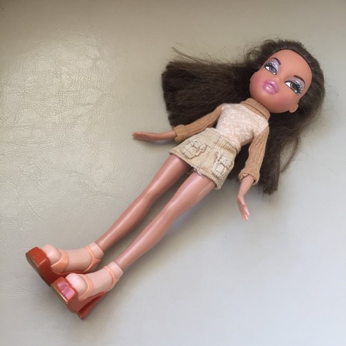MGA Bratz Yasmin Strut It ? 2001 Doll Brown Glitter Eyes With Extra Skirt & Top - Picture 8 of 12