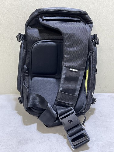 Incase Designs Sling Pack for GoPro HERO/2/3/3+/4 Camera Black CL58083 - Picture 2 of 7