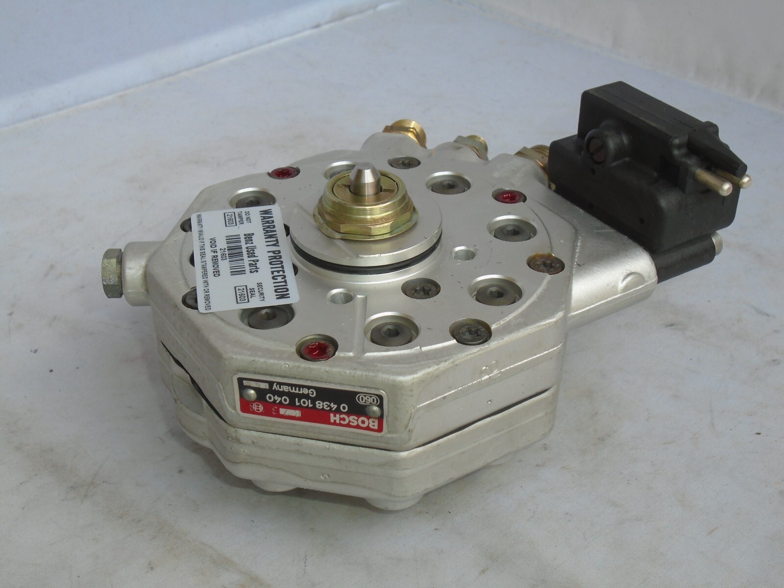 REMANUFACTURE ROLLS ROYCE SILVER Corniche  FUEL DISTRIBUTOR 0438101040 $500 core