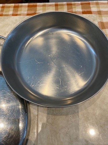 Vintage Revere Ware 12" Skillet with lid 82 Great shape, clean and ready to use - Picture 8 of 14
