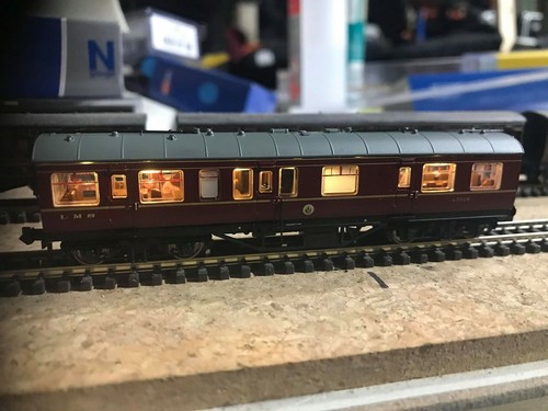 LED Light Bar for Graham Farish New Tooling Coaches - Picture 3 of 13