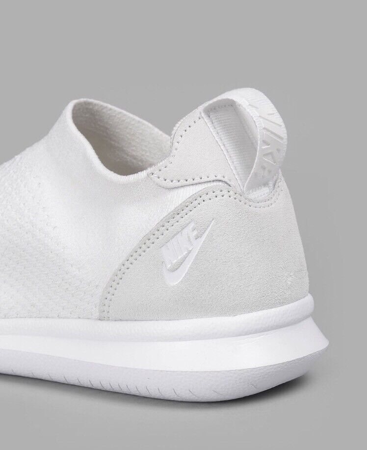 Nike Gakou Flyknit Triple White Men's US 13 NikeLab QS Nike Gakou Flyknit Triple White Men's US 13 NikeLab QS