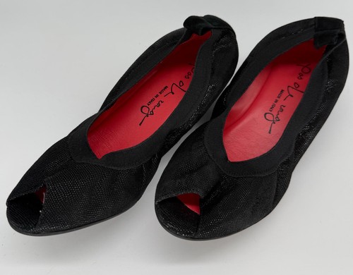 NEW Pas de Rouge Open-Toe Flats - Size 38