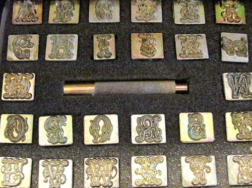 Rare Leather CRAFTOOL USA Stamp Or Punch #8139 Alphabet Set 3/4 In A-Z In Box - Picture 3 of 10