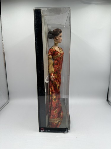Barbie 007 LIVE AND LET DIE Mattel Solitaire Black Label bambola JAMES BOND LEGGI - Foto 4 di 15