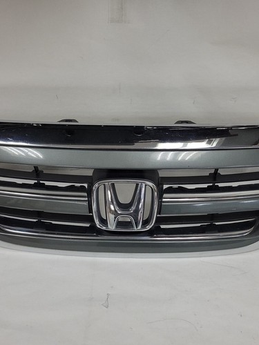 2005-07 Honda Odyssey Front Grille Assembly OEM Honda 71121-5HJ-A010-M1 - Picture 2 of 10