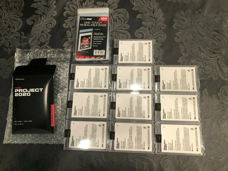 TOPPS PROJECT 2020 #78 ROBERTO CLEMENTE-OLDMANALAN - IN HAND WITH BOX FREE S/H - Image 2 of 2