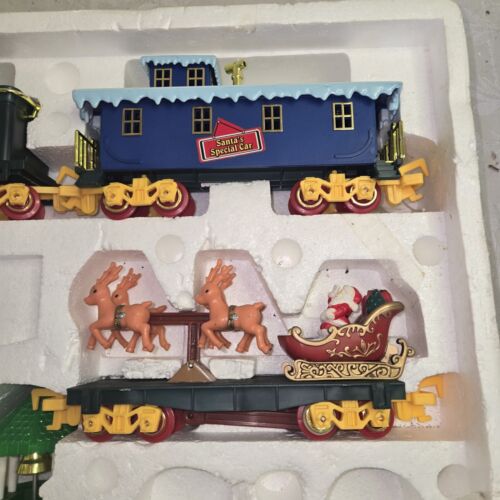 Vintage Holiday North Pole Station Animated Musical Train Set Vintage 1997 Lesen - Bild 6 von 9