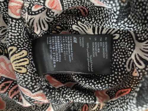 H&M LADIES CAP SLEEVE BLOUSE TOP MEDIUM BLACK FLORAL - Picture 10 of 10