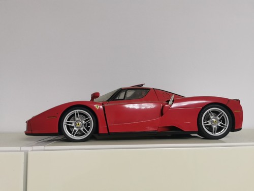 Ferrari Enzo 2002 De Agostini scala 1/10 - Foto 2 di 2