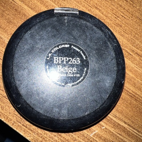 L.A. Colors Pressed Powder Foundation Beige - Picture 3 of 4