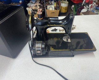 1951 Singer Featherweight 221 Sewing Machine
