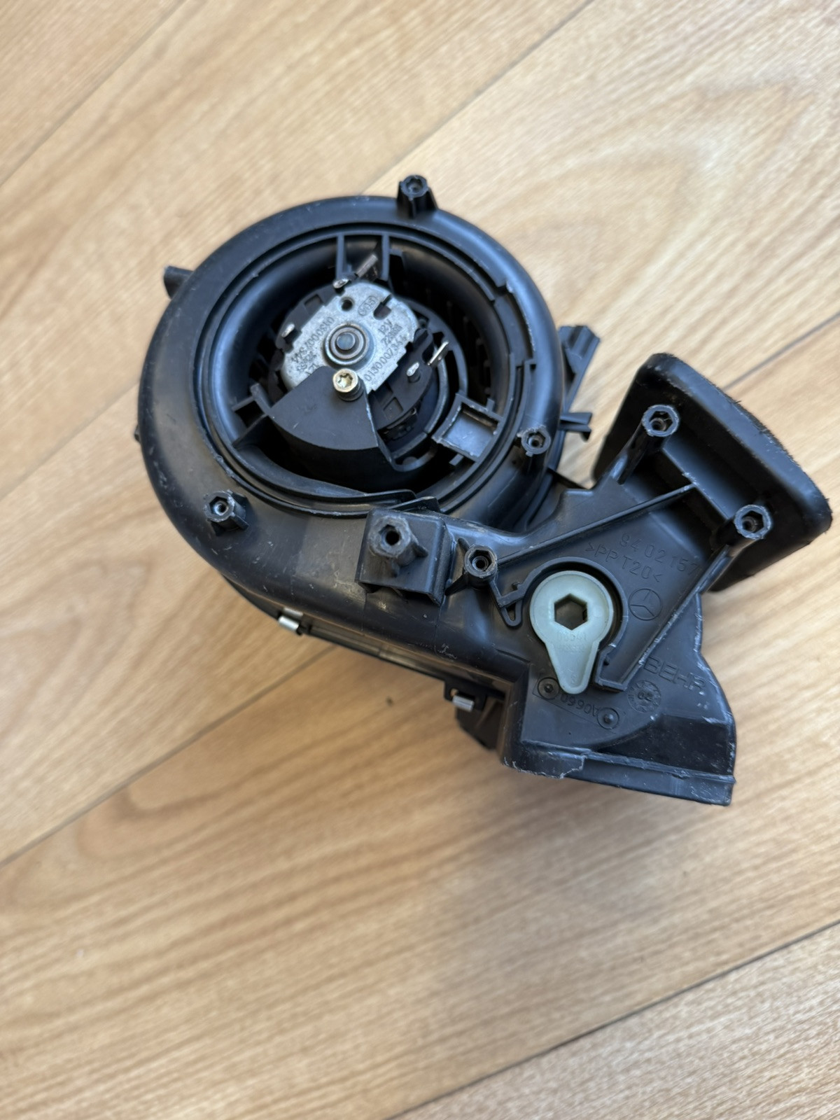 Mercedes-Benz W203 W209 Ac HVAC Heater Blower Fan Motor Unit A2038300308 Oem