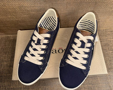 NIB Taos STB-13834 Women's Starburst Navy/Tan Casual Shoe