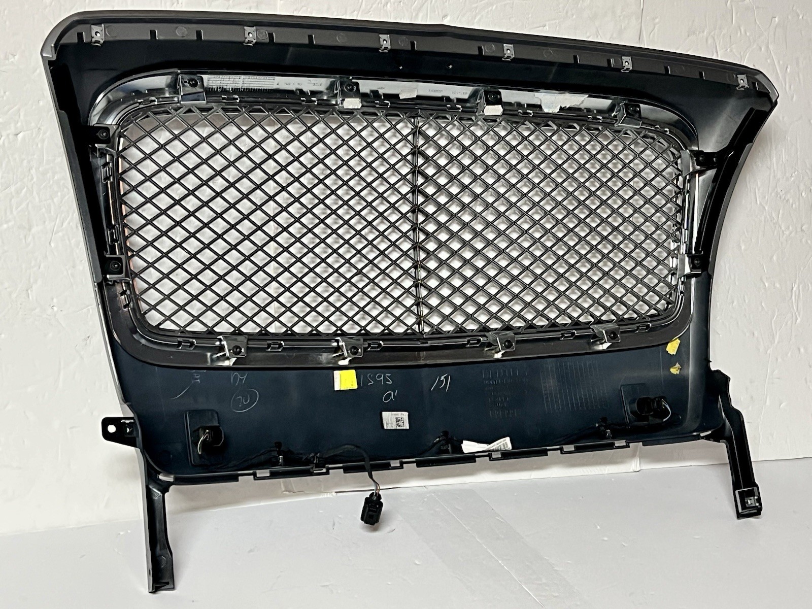 2013-18 BENTLEY FLYING SPUR OEM FRONT GRILLE /WIRING HARNESS/ SENSORS 4W0853653A