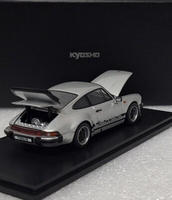 Porsche 911 (901) Carrera 2.7 1975 Silver 1:43 Kyosho 05522S Porsche 911 (901) Carrera 2.7 1975 Silver 1:43 Kyosho 05522S