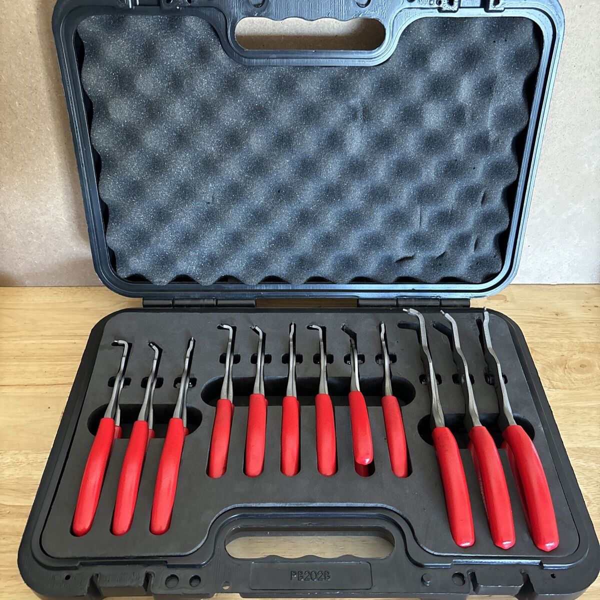 Snap On 12pc Snap Ring Pliers Set Red Handle SRPCR112 w Snap On 12pc Snap Ring Pliers Set Red Handle SRPCR112 w