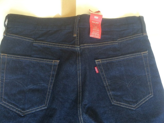 levi's altered bow crop