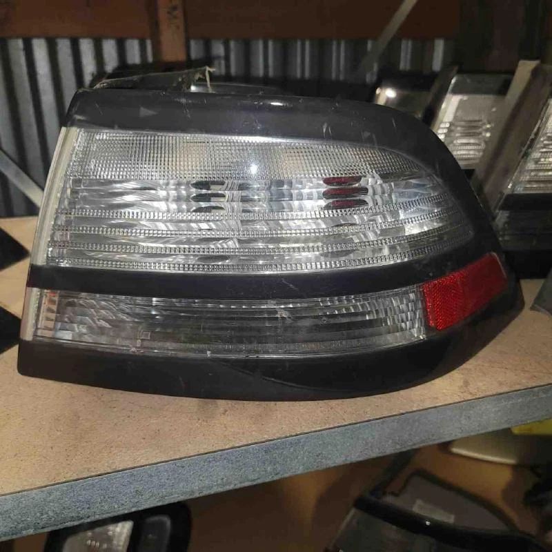 Conjunto de luz trasera SAAB 9-3 08-11 4 puertas derecha transparente cuarto montaje #12775609 Foto 2 de 4