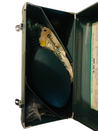 Vintage Air-Viva Resuscitator Movie Prop Collector - Picture 4 of 4