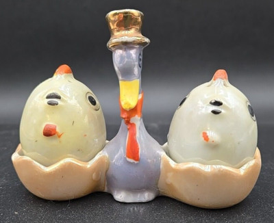 Lusterware Chicks Salt Pepper Shakers Egg Cup Nest Vtg Duck Bird Ceramic Kitch