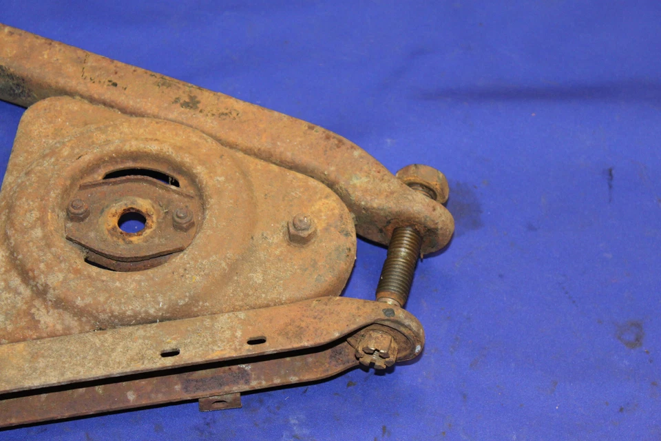 Sunbeam Alpine RH Lower Control Arm Assembly - Image 2 of 4