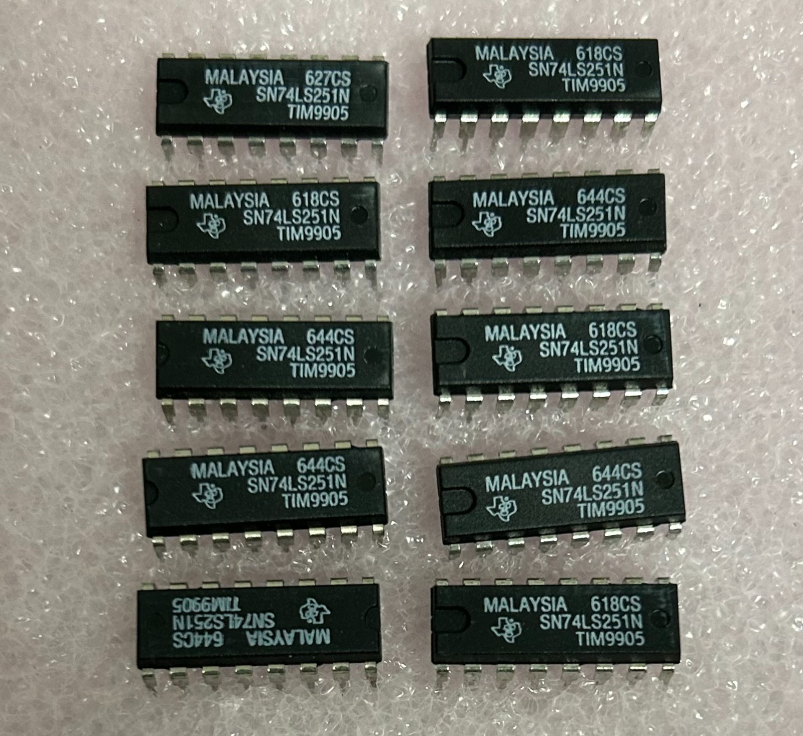 10ea Texas Instruments Semiconductor SN74LS251N