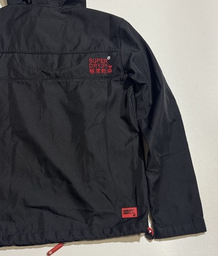 Superdry Jacke Herren Gr. L schwarz rot Windtrekker Kapuze Windbreaker Outdoor - Bild 11 von 11