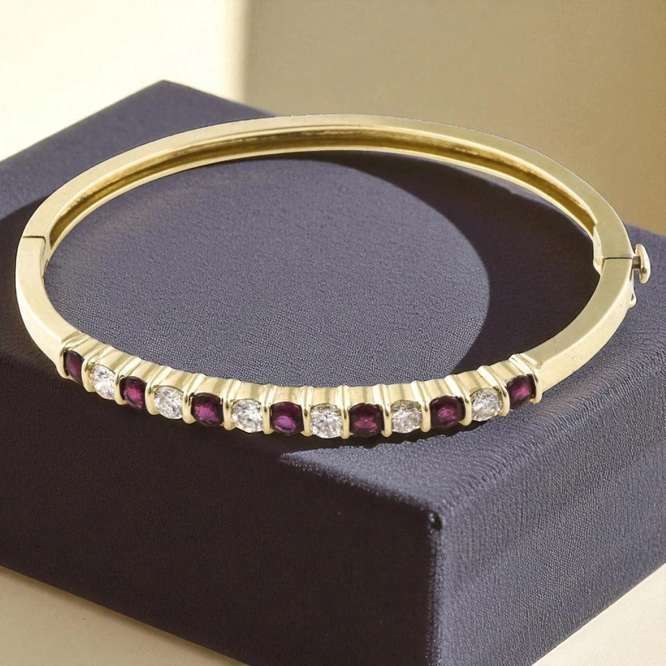 1.50 Cts F/VS1 Round Brilliant Cut Diamonds Ruby Bangle Bracelet 14K Yellow Gold - Image 3 of 4