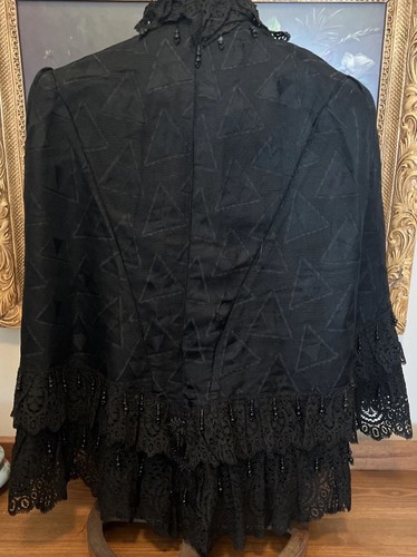 Beautiful Victorian Black Silk Cape w/ Dolman Sleeves,Lace and Beads - Picture 5 of 17