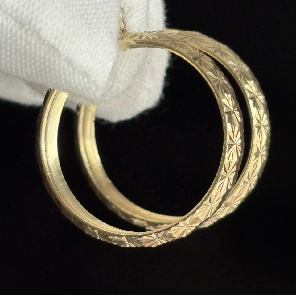 "Pendientes de aro redondos anchos de oro amarillo de 10 k talla diamante 1"" Italia 417 vintage 3,58 g" Foto 3 de 4