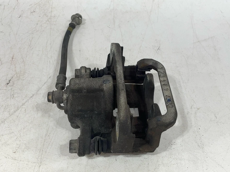 Fits 17-20 NISSAN ROGUE SPORT Rear LH Driver Brake Caliper Manual Park Brake OEM Foto 2 de 4