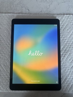 I PAD 8th Generation 32 GB