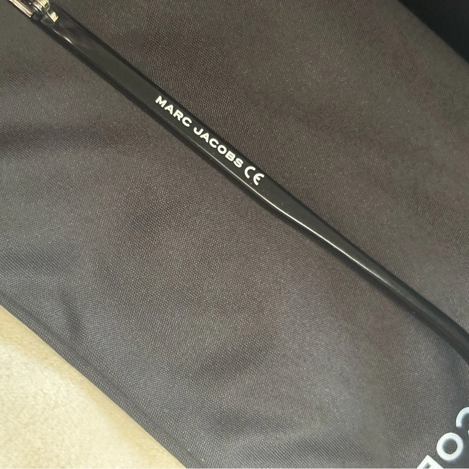 Juego de accesorios para gafas negras Marc Jacobs Foto 4 de 4