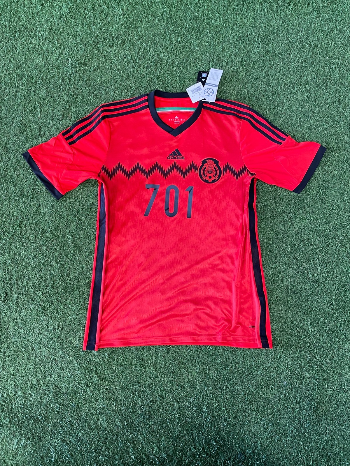 Adidas Mexico Away Jersey 2013-14 El Chapo #701 Large (Defective) - Red/Black