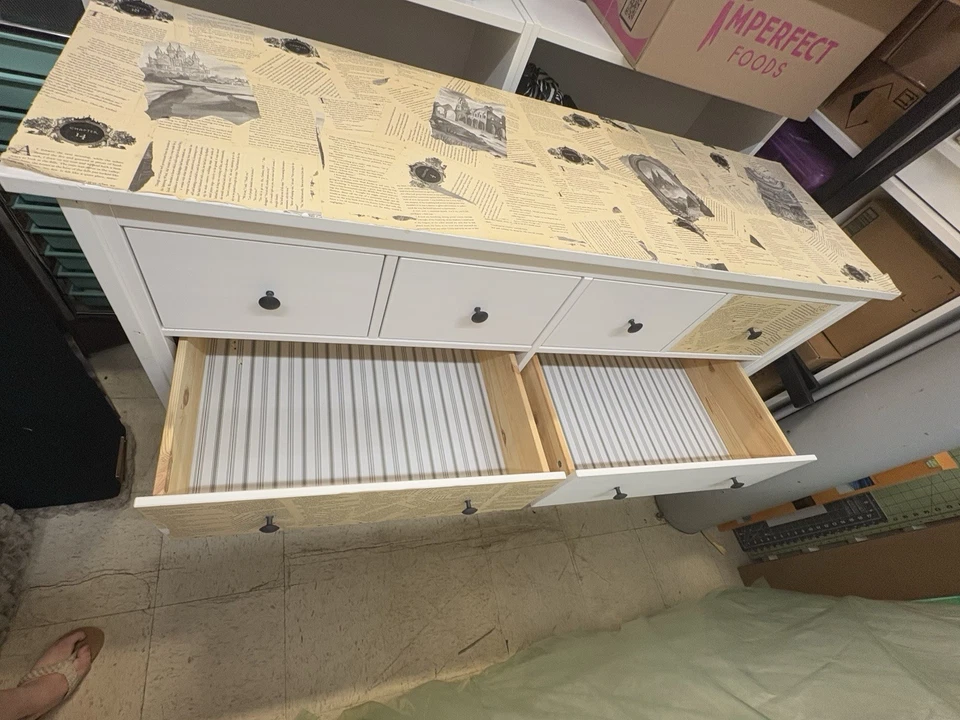 Cómoda brillante ikea Hemnes con tapa de cristal extraíble Foto 4 de 4