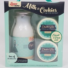 Mr. Bubble Luxe Milk  Cookies 'Sweet  Clean' Scent Bubble Bath  Bath Bomb Kit