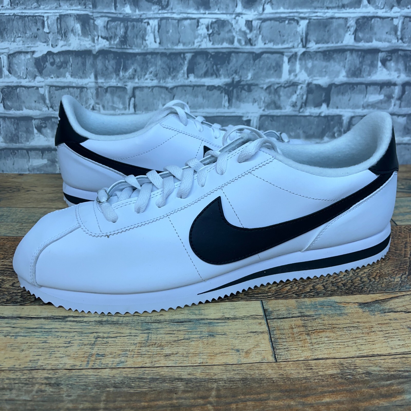 black nike cortez basic