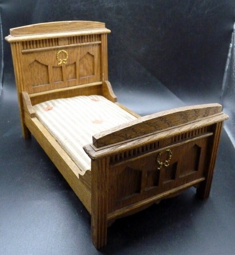 Antique c.1890 German Golden Oak BED 1:12 Dollhouse Miniature - Picture 2 of 6