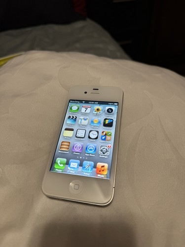 Apple iPhone 4 8GB iOS 6.1.3 RARE - White - A1332 - Canadian Bell Mobility - Picture 2 of 11