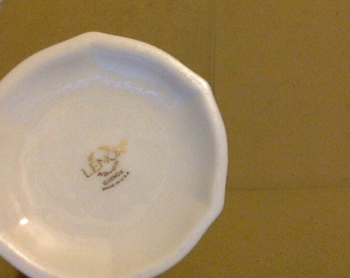 Vintage Lenox. Bud Vase. Pink Rose Pattern. - Picture 7 of 7