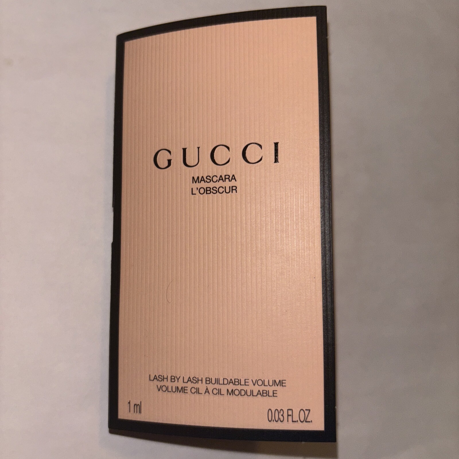 GUCCI Mascara L'Obscur Buildable Volume 1 Eve BLACK Travel Size(0.03 fl oz/1 ml)