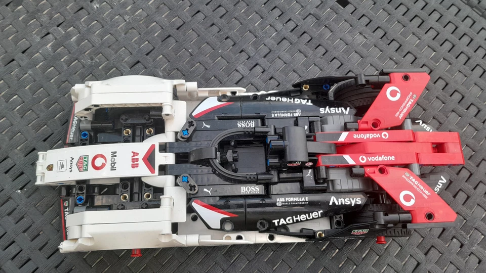 LEGO Technic 42137 Formula E Porsche 99X Electric, photo 3 sur 5