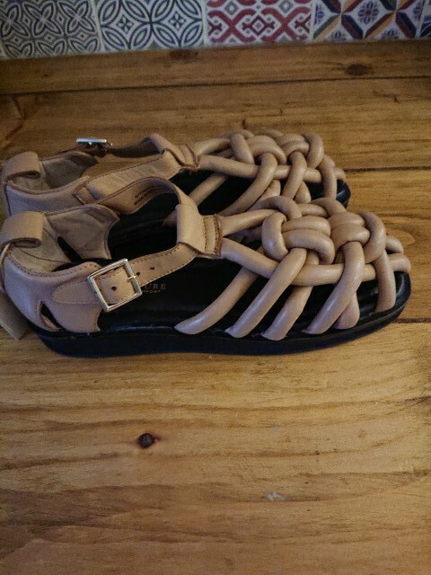 Picture 3 of 8