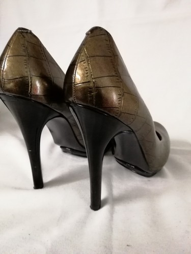 Jessica Simpson patent leather gold reptile print rounded toe court shoe size 6 - 第 3/6 張圖片