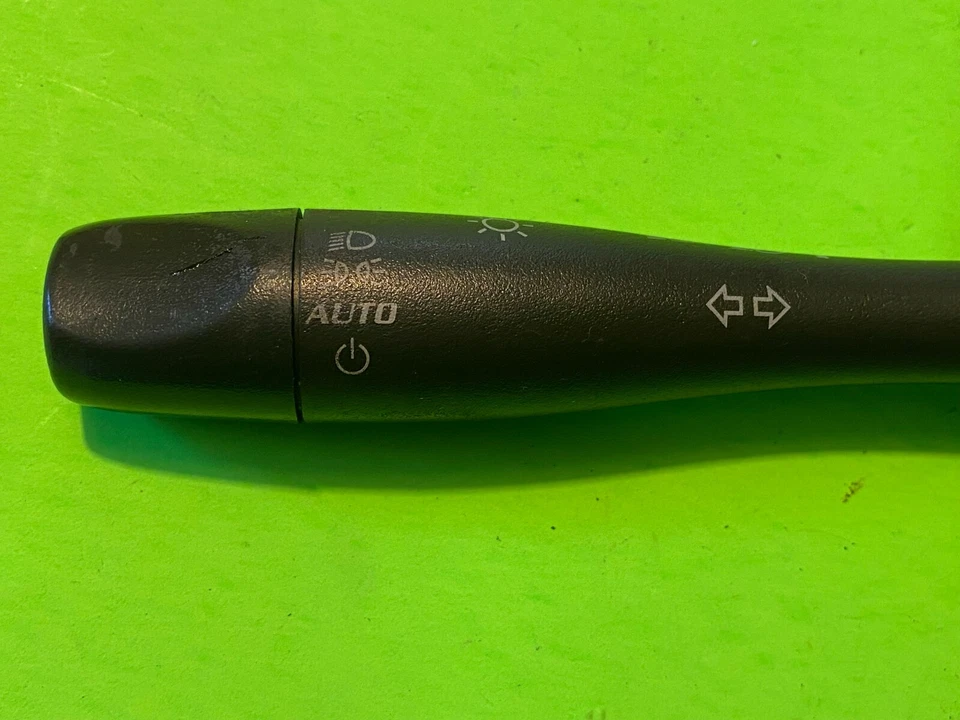 Interruptor de control de señal de giro del faro de cobalto Chevrolet 2005-2010 OEM Foto 2 de 4