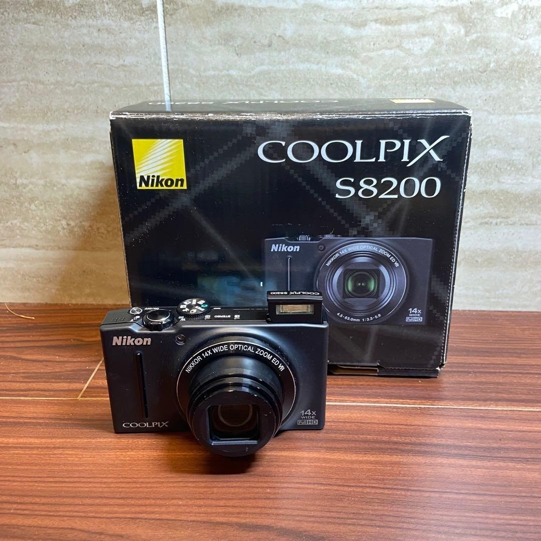 【訳アリ】Nikon デジタルカメラ Coolpix S8200 Nikon COOLPIX S8200 16.1MP Digital Camera - Black (S8200